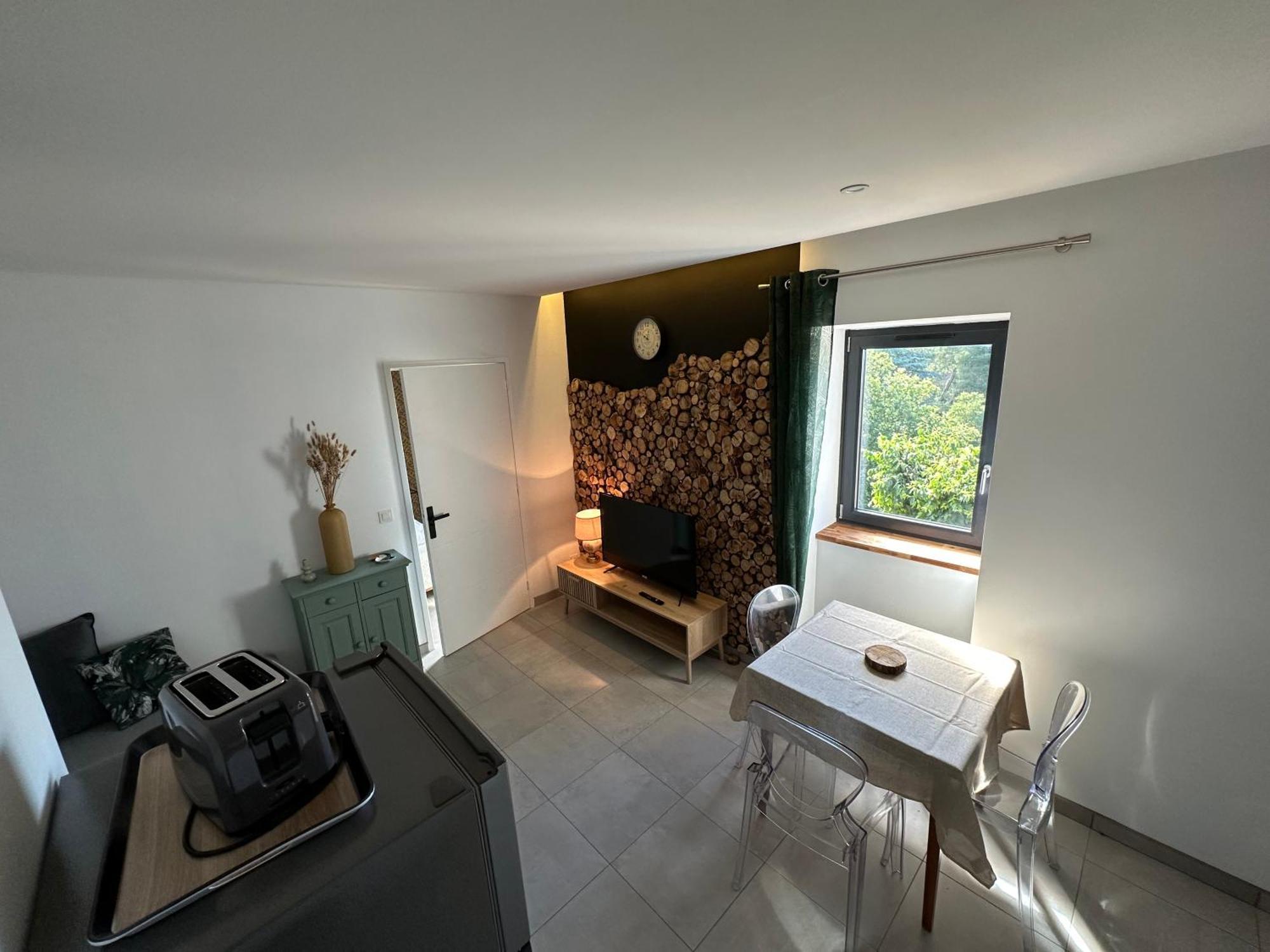 Le Cedre * Beauchastel